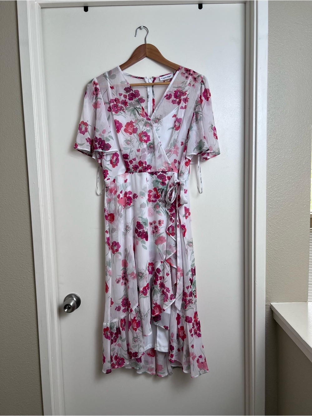 Calvin Klein Floral Faux Wrap Midi Dress Flutter Sleeve Ruffle Hem Size 10